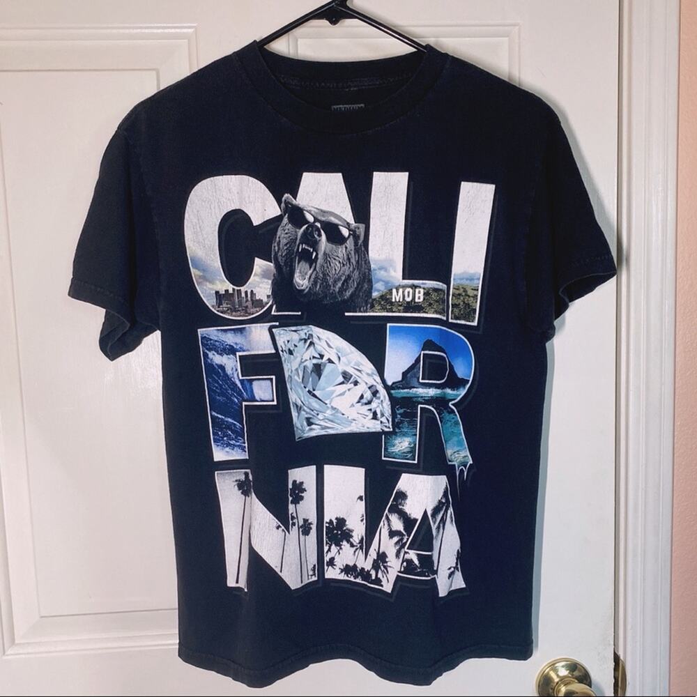 MOB INC Black with White and Blue Color California Crewneck Short Sleeve Top | M